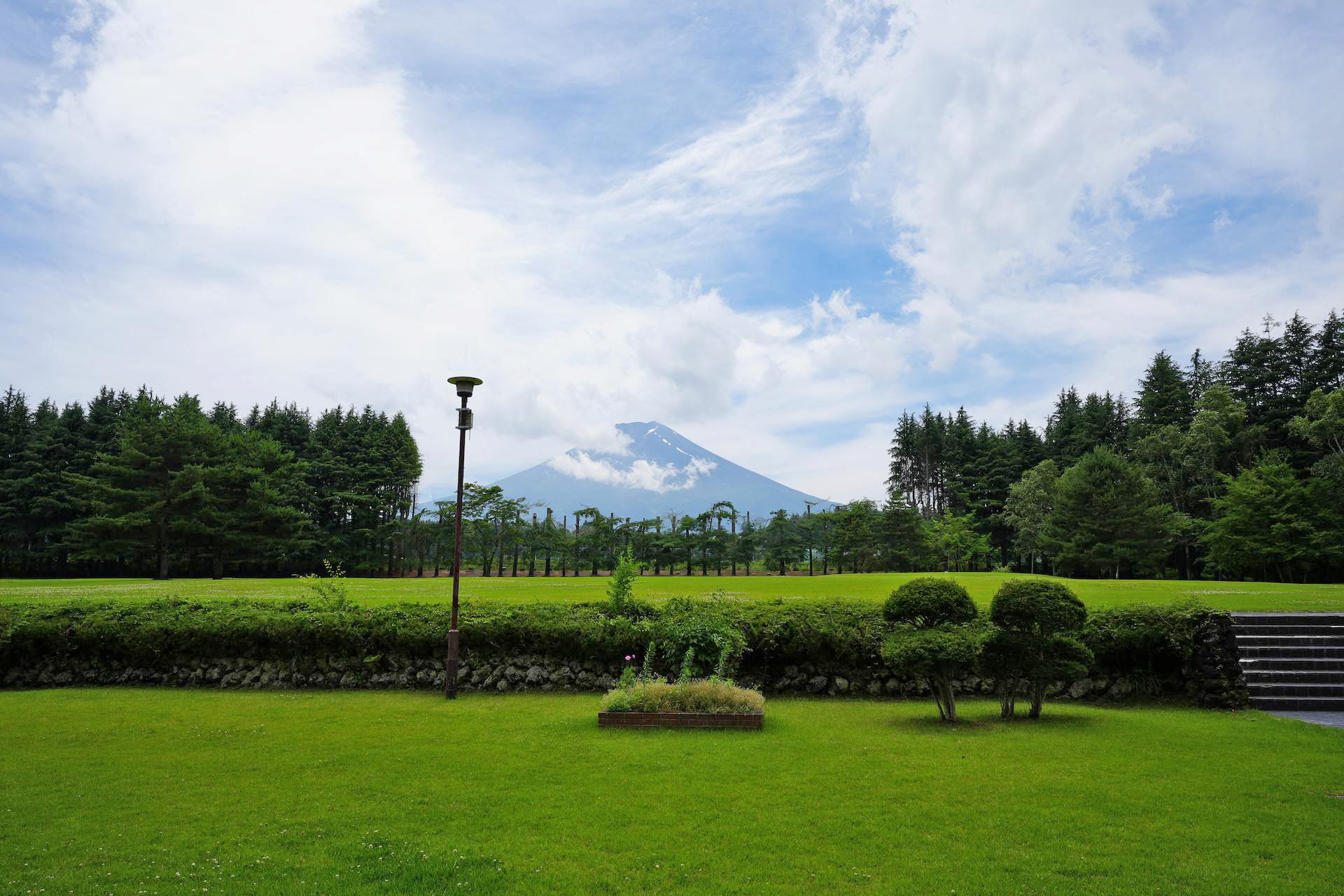 芝生広場